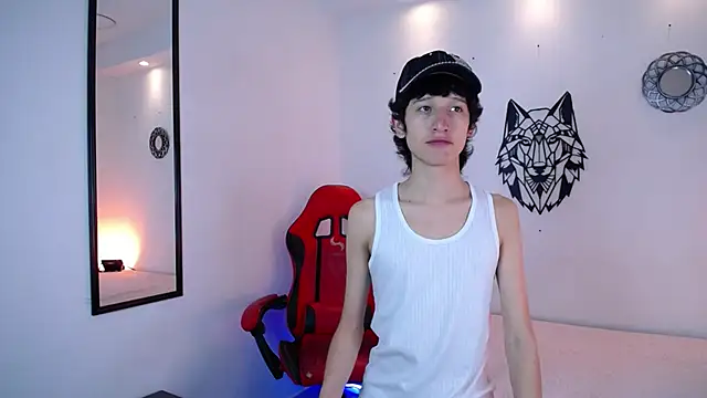 Emo Boy  online show from December 18, 12:44 pm