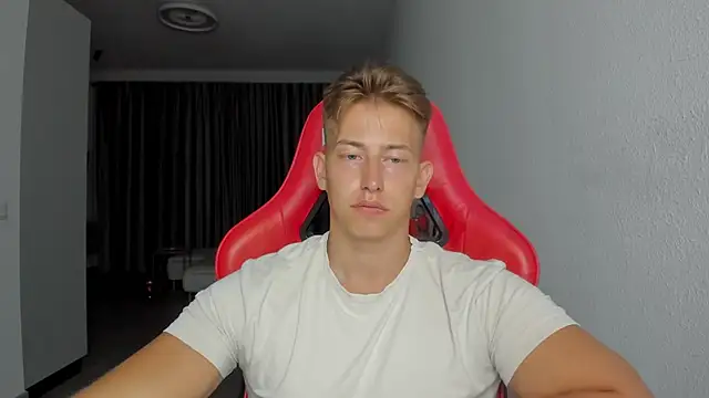 Snapshot of find0m_master chatting on November 5, 9:15 pm find0m master online show from November 5, 9:15 pm