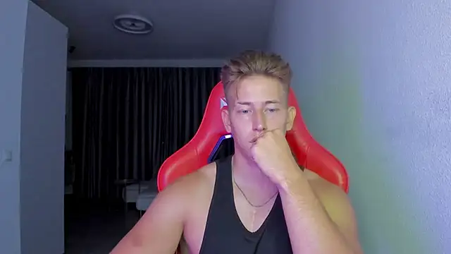 Snapshot of find0m_master chatting on November 26, 10:00 pm find0m master online show from November 26, 10:00 pm