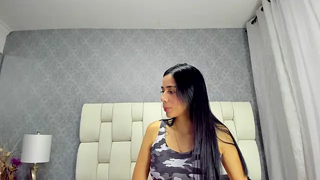 nicollandjhon online show from November 11, 1:38 am