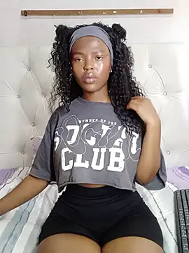 Snapshot of Pixelprincess28 chatting on October 17, 12:08 pm Pixelprincess28 online show from October 17, 12:08 pm