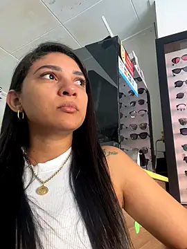 Snapshot of oralin chatting on October 25, 11:51 am oralin online show from October 25, 11:51 am