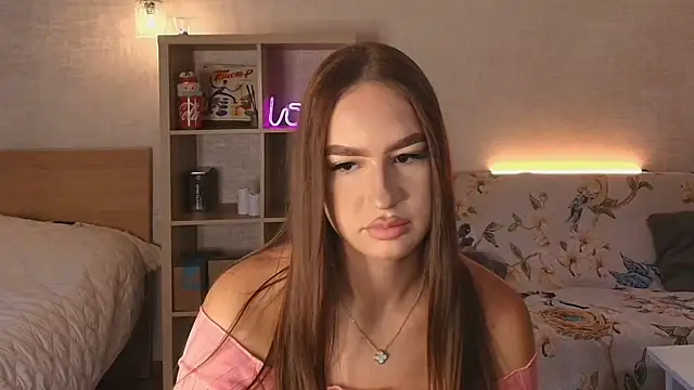 Snapshot of MayaGlow chatting on October 17, 10:51 am MayaGlow online show from October 17, 10:51 am