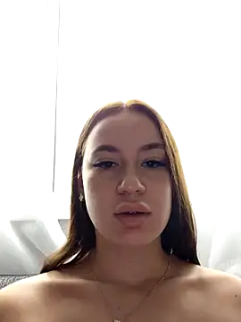 Snapshot of MayaGlow chatting on November 10, 6:01 am MayaGlow online show from November 10, 6:01 am