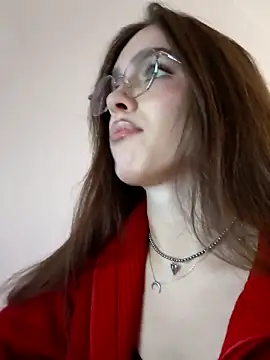 Snapshot of MayaGlow chatting on November 13, 5:39 am MayaGlow online show from November 13, 5:39 am