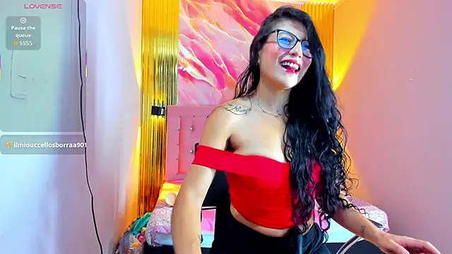 Snapshot of lilyan_milf chatting on October 13, 11:32 am lilyan milf online show from October 13, 11:32 am