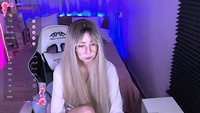 sofiisun online show from October 22, 2:12 am