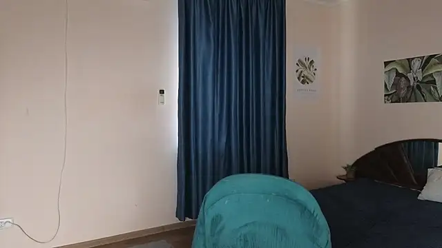 Snapshot of Mirabelle_Velvet chatting on November 11, 7:19 am Mirabelle Velvet online show from November 11, 7:19 am