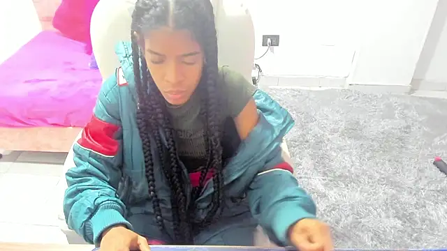 thianahorny online show from November 24, 9:31 am