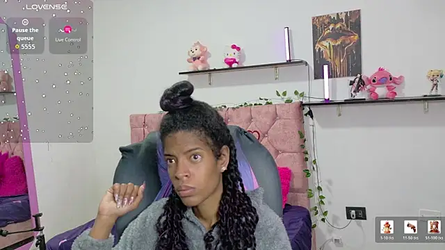 thianahorny online show from March 31, 12:49 pm