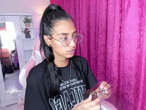 KarlaSlutSkinny   online show from April 15, 7:32 pm