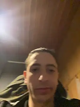 Snapshot of Asimako chatting on December 13, 9:31 pm Asimako online show from December 13, 9:31 pm