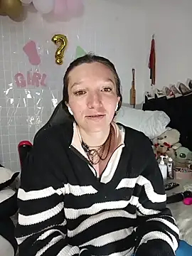 Lucy colee online show from April 15, 11:49 pm