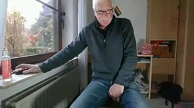 super-snoopy online show from December 8, 9:24 am