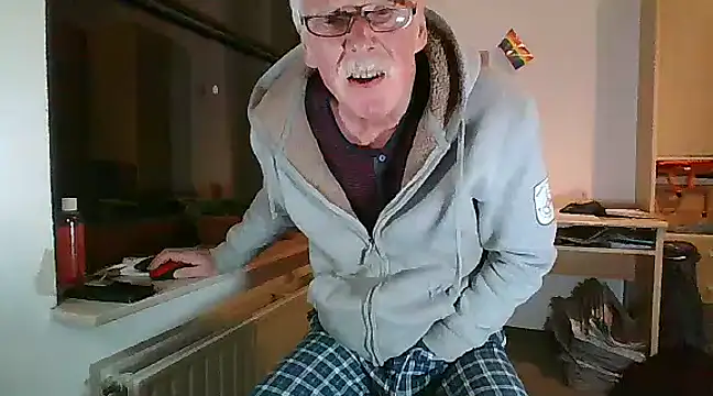 super-snoopy online show from December 15, 3:42 pm