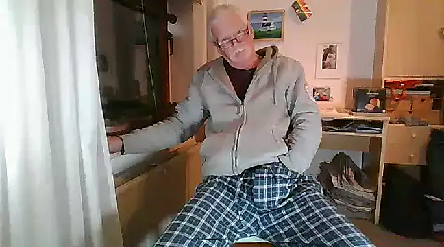 super-snoopy online show from December 20, 9:28 pm