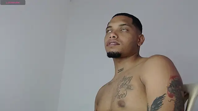 Snapshot of drako_monster chatting on October 12, 7:13 pm drako monster online show from October 12, 7:13 pm