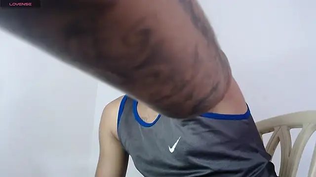 Snapshot of drako_monster chatting on October 18, 6:52 pm drako monster online show from October 18, 6:52 pm