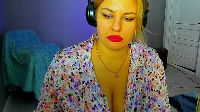 Passion-Blondy online show from February 6, 7:39 pm