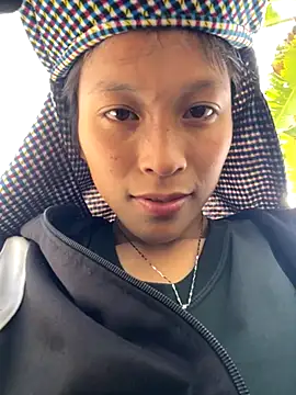 Snapshot of hi-hi-zz chatting on November 5, 2:11 am hi-hi-zz online show from November 5, 2:11 am