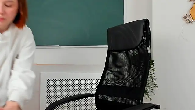 ClaireMathis online show from April 9, 2:44 pm