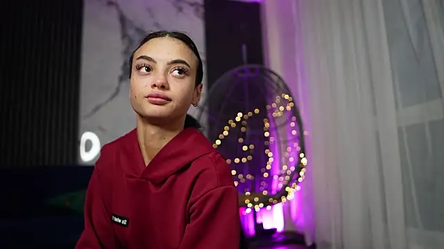 Snapshot of RachelRavee chatting on November 21, 5:06 am RachelRavee online show from November 21, 5:06 am