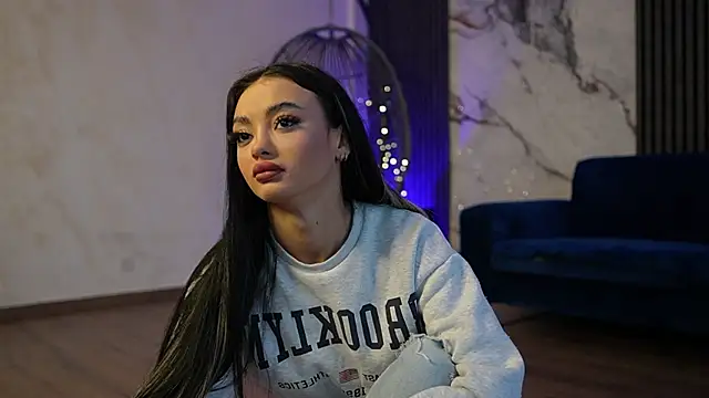 RachelRavee online show from April 1, 4:24 am