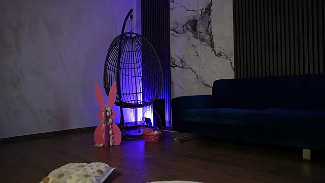 RachelRavee online show from April 11, 4:17 am