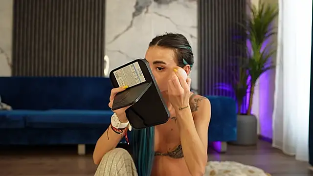 RachelRavee online show from April 23, 4:24 am