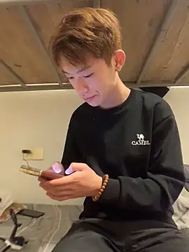 KK-cuteboy online show from December 2, 10:20 am