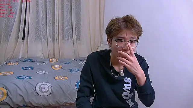 Snapshot of KK-cuteboy chatting on December 23, 10:13 am KK-cuteboy online show from December 23, 10:13 am