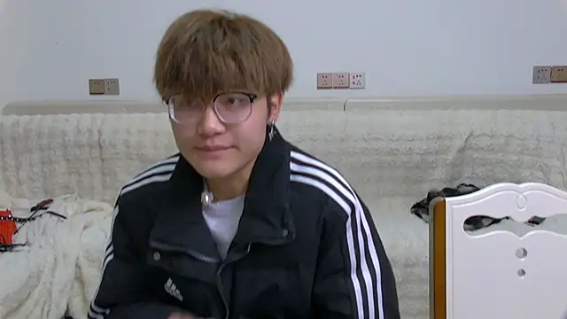 Snapshot of KK-cuteboy chatting on February 3, 10:53 am KK-cuteboy online show from February 3, 10:53 am