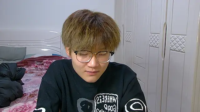 Snapshot of KK-cuteboy chatting on February 5, 3:55 am KK-cuteboy online show from February 5, 3:55 am