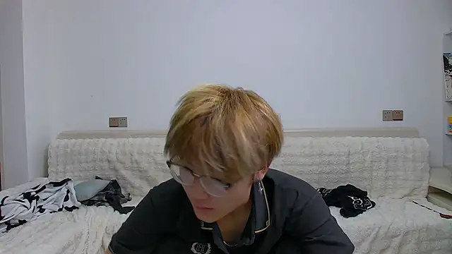 Snapshot of KK-cuteboy chatting on February 8, 11:13 am KK-cuteboy online show from February 8, 11:13 am