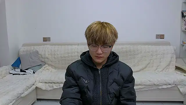 Snapshot of KK-cuteboy chatting on February 19, 11:06 am KK-cuteboy online show from February 19, 11:06 am