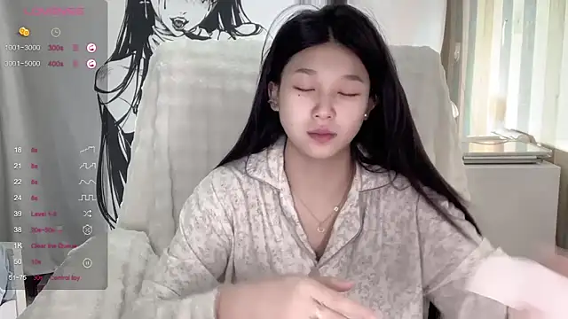 QiQi-779 online show from October 25, 1:07 pm