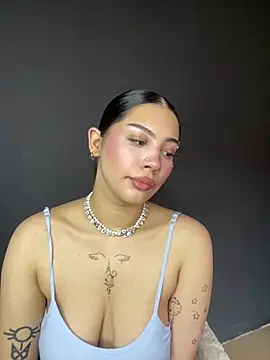 LoraShines online show from July 23, 5:11 pm