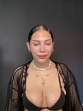 LoraShines online show from July 24, 2:37 pm