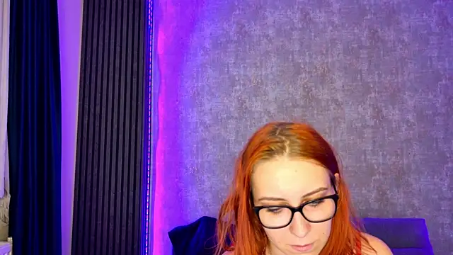 Snapshot of scarleteyes_ chatting on November 3, 5:09 am scarleteyes online show from November 3, 5:09 am