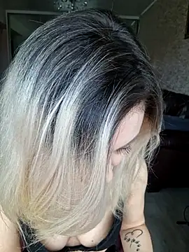 BritanyVegas online show from November 28, 12:41 pm