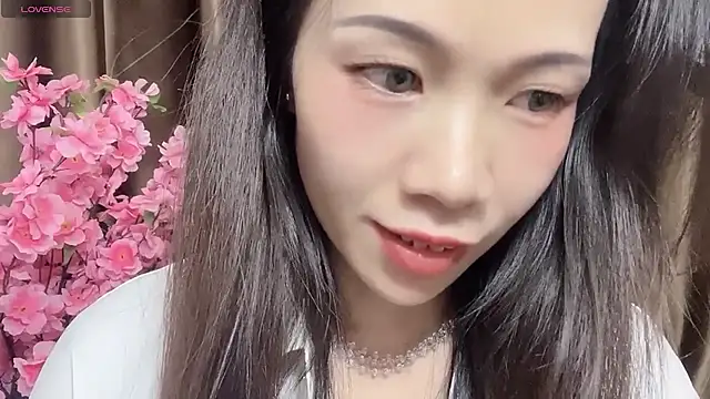 Snapshot of Lynnalltop-165-KeKe chatting on October 12, 12:59 pm Lynnalltop-165-KeKe online show from October 12, 12:59 pm