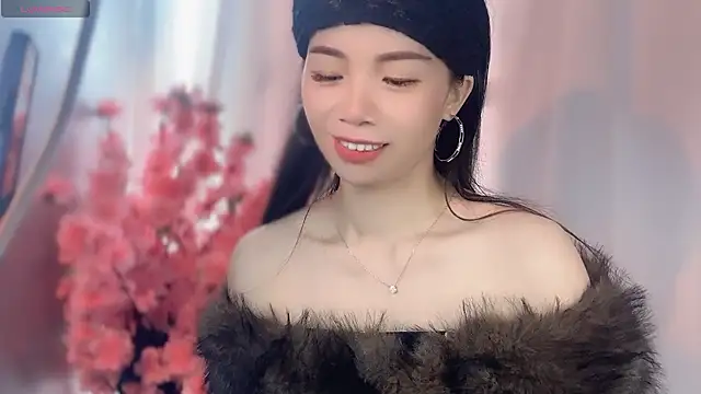 Snapshot of Lynnalltop-165-KeKe chatting on November 14, 4:00 am Lynnalltop-165-KeKe online show from November 14, 4:00 am