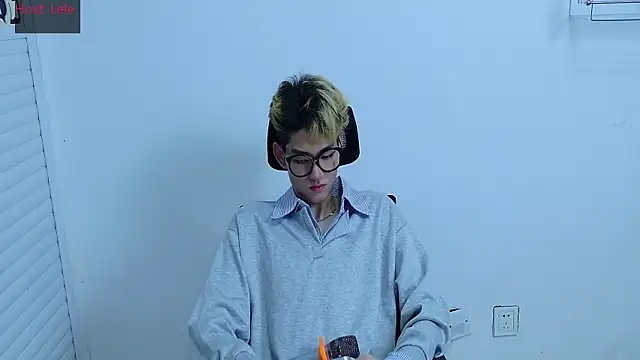 sexyboy-lele online show from October 11, 11:42 am