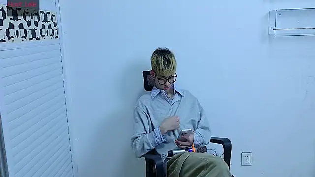 sexyboy-lele online show from October 13, 11:54 am