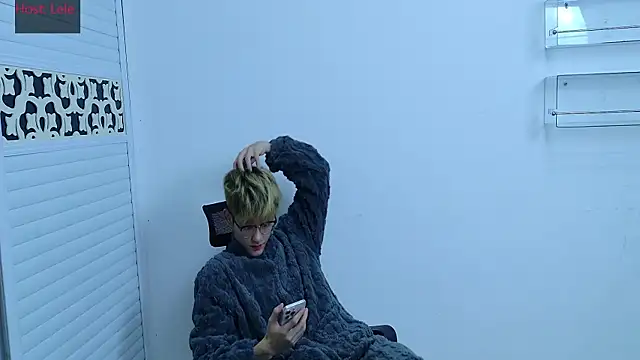 sexyboy-lele online show from October 14, 12:28 pm