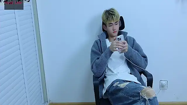 sexyboy-lele online show from October 16, 12:28 pm