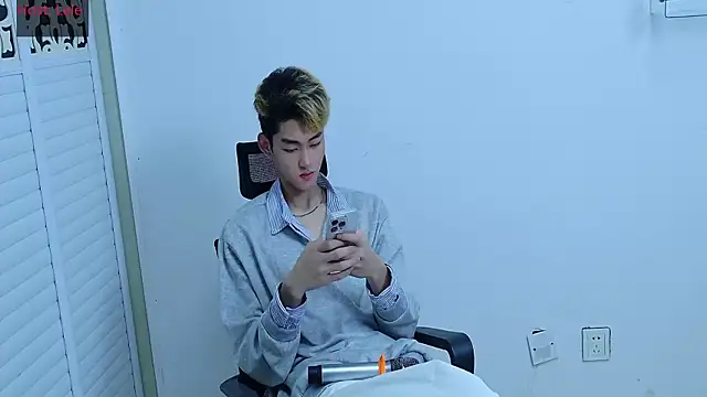 sexyboy-lele online show from October 18, 11:11 am