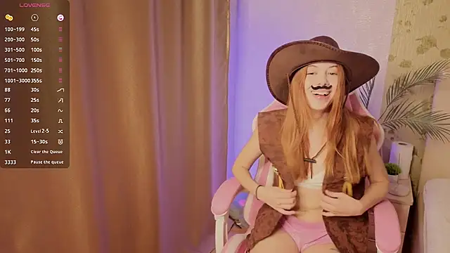 lilliaqueen online show from November 1, 2:19 pm