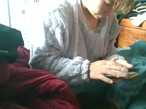 Snapshot of Zerin_nova chatting on December 2, 12:27 am Zerin nova online show from December 2, 12:27 am