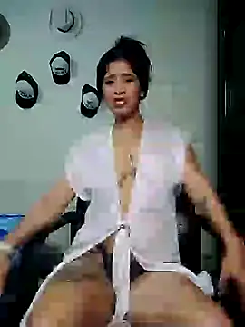 Snapshot of AndreaMooure_ chatting on October 15, 11:54 am AndreaMooure  online show from October 15, 11:54 am